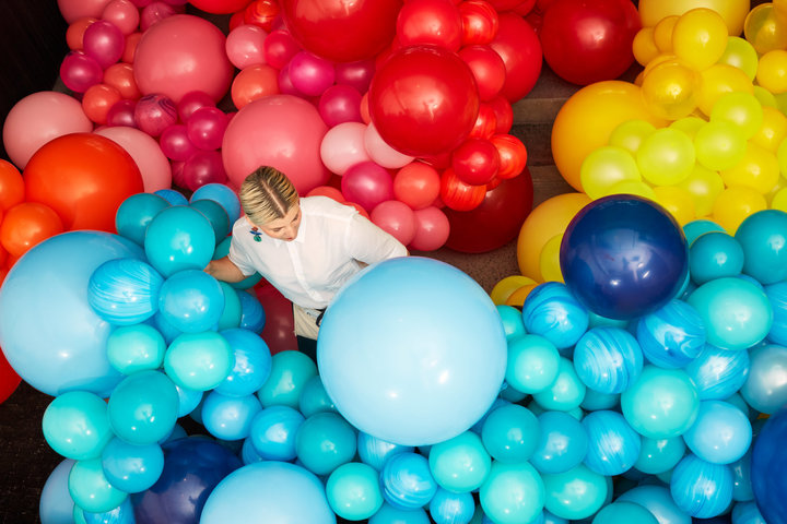 The organic balloons used in Zencirli’s display are biodegradable and 100 percent recyclable.